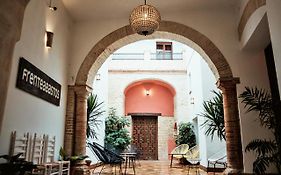 Frenteabastos Suites Cafe Hostal & Apartments